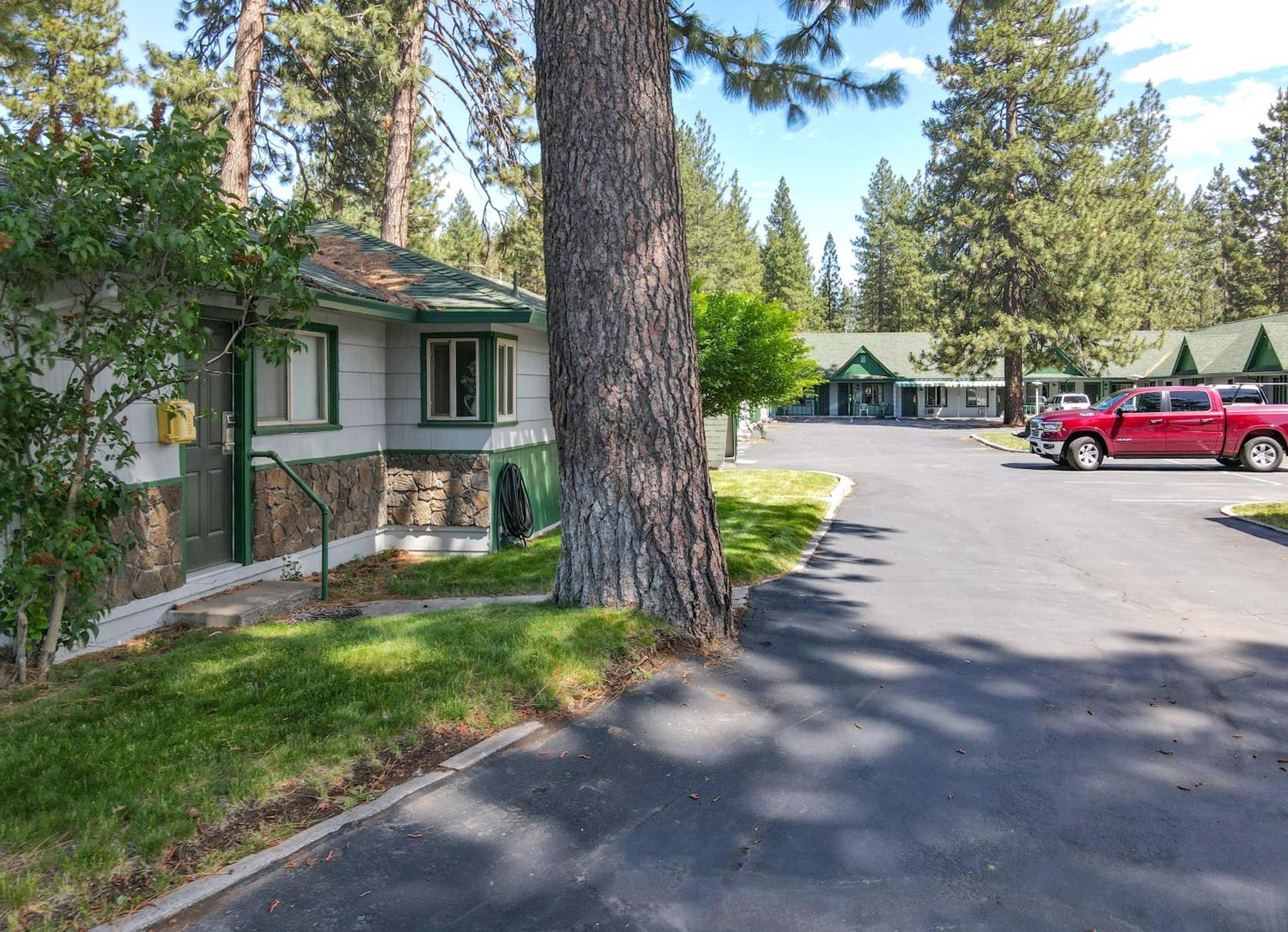 Green Gables Motel & Suites Burney Exterior photo