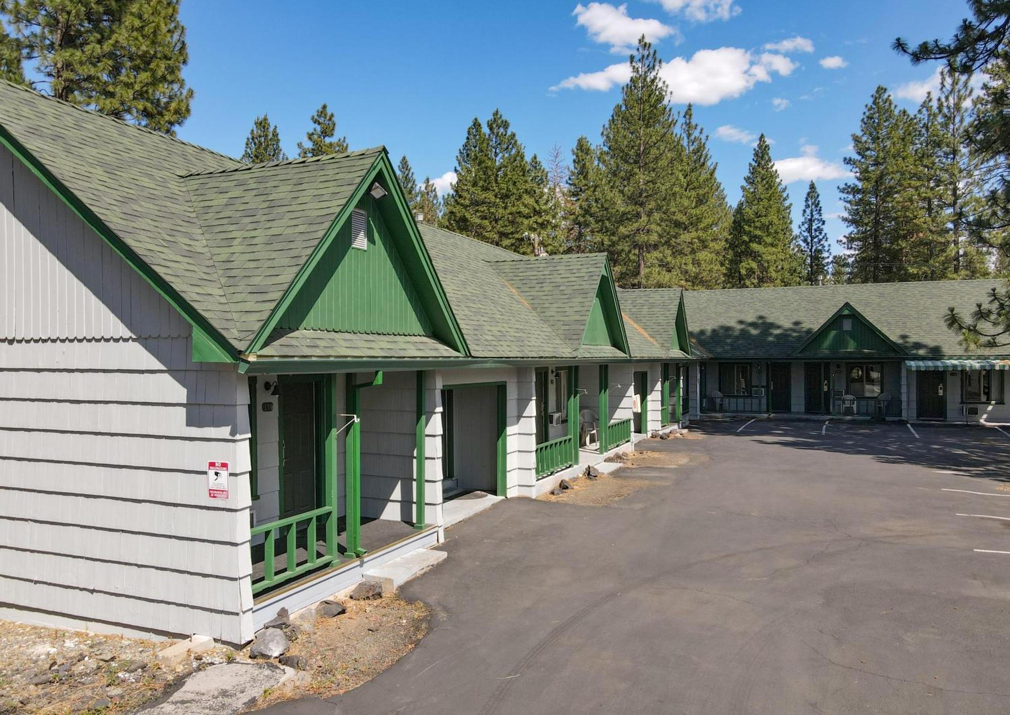 Green Gables Motel & Suites Burney Exterior photo