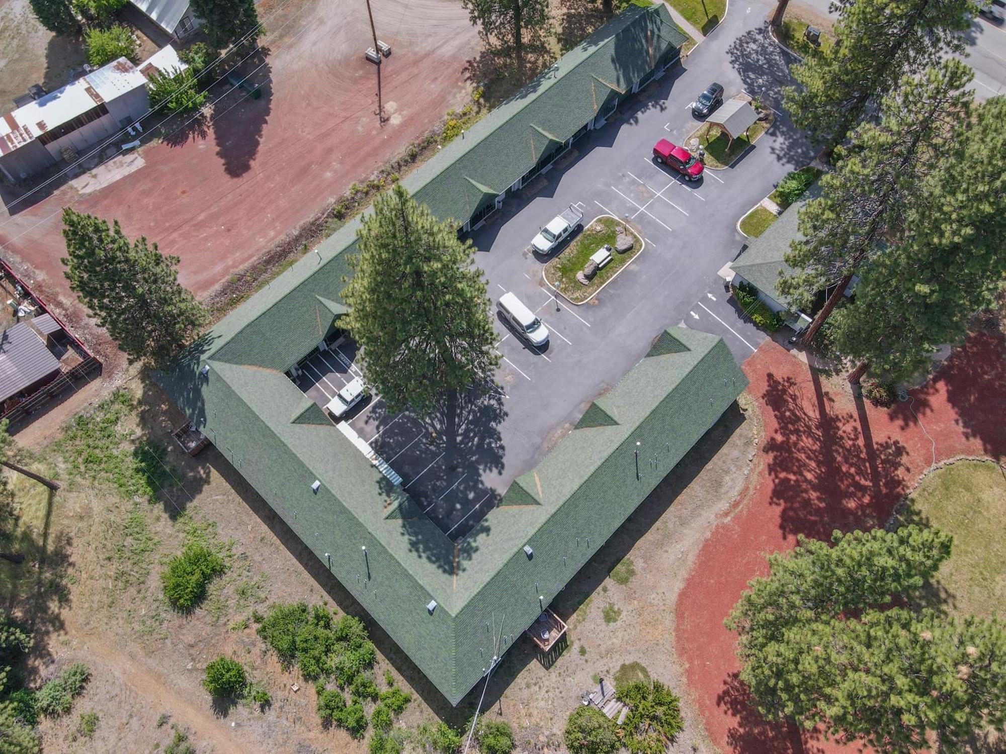 Green Gables Motel & Suites Burney Exterior photo