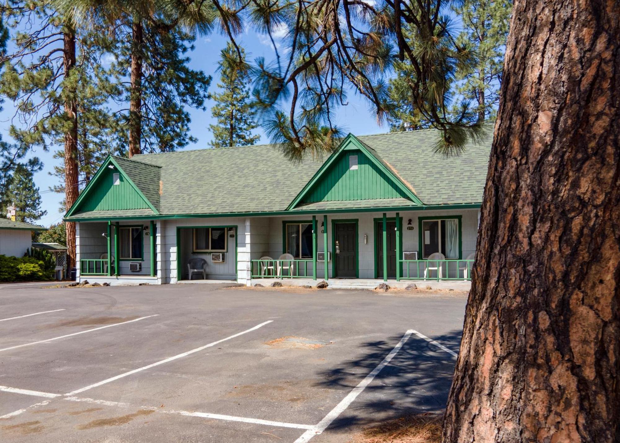 Green Gables Motel & Suites Burney Exterior photo