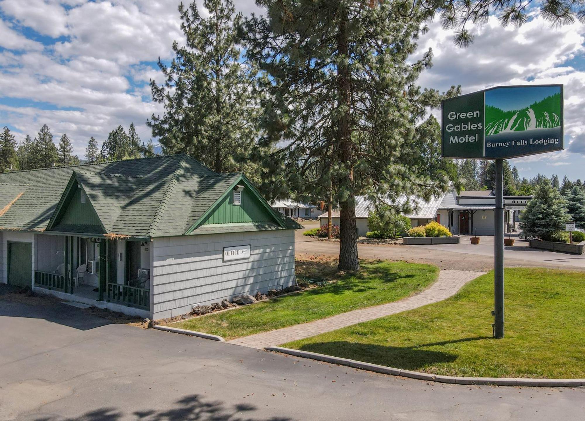 Green Gables Motel & Suites Burney Exterior photo