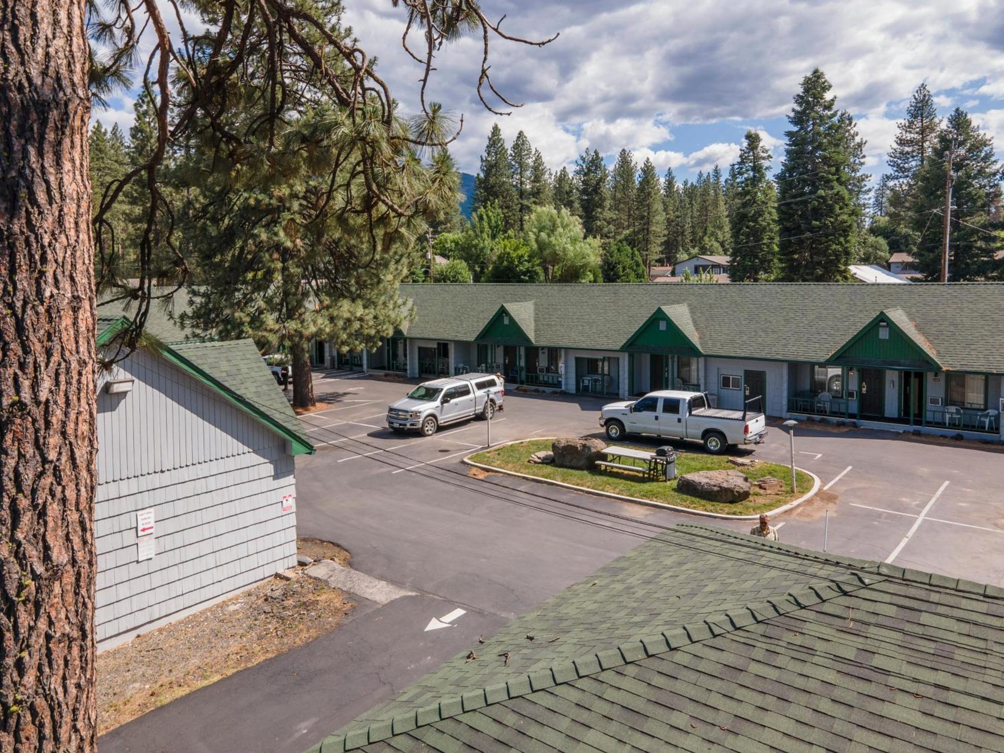 Green Gables Motel & Suites Burney Exterior photo