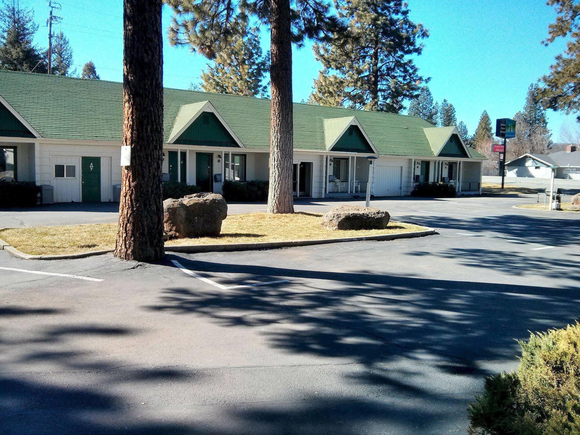 Green Gables Motel & Suites Burney Exterior photo